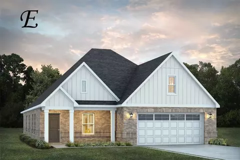 1720 Hidden Lakes Dr, Opelika, AL 36801