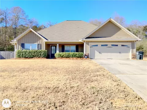 2710 E Point Dr, Opelika, AL 36804