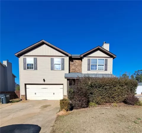 2700 Bechet Ln, Opelika, AL 36801