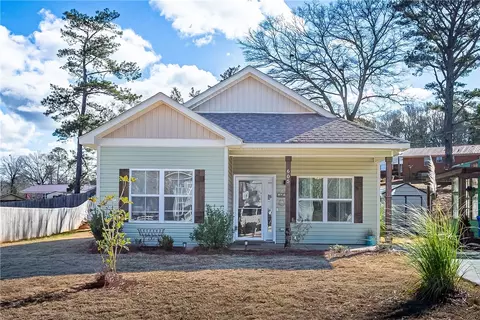 605 N 15th Ct, Lanett, AL 36863