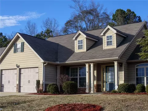 412 Gwynnes Way, Opelika, AL 36801