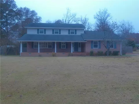 400 Downing Pl, Smiths Station, AL 36877
