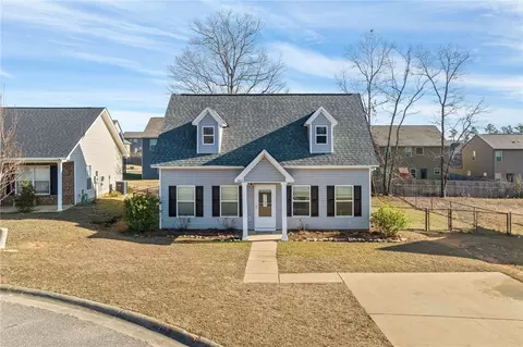 2805 Lismore Ct, Opelika, AL 36804