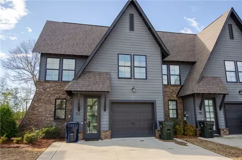 713 Cyprus Cove Dr, Auburn, AL 36830