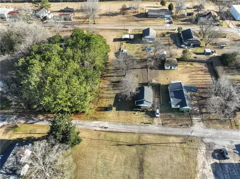 110 21st St E, Lanett, AL 36863