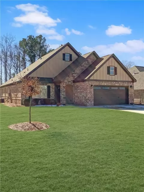 518 High Dr, Opelika, AL 36804