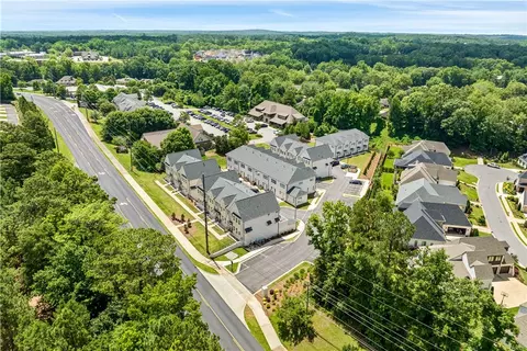 2106 Moores Mill Rd #202, Auburn, AL 36830