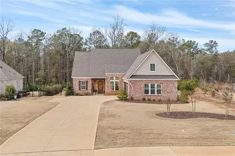 1900 Yarbrough Farms Blvd, Auburn, AL 36832