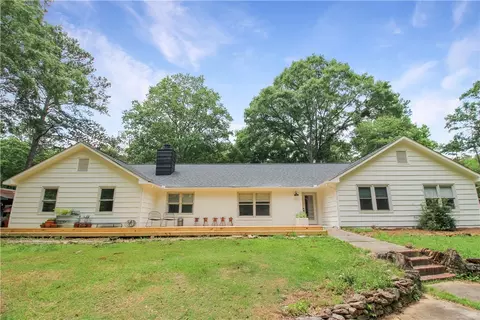 2132 Canary Dr, Auburn, AL 36830
