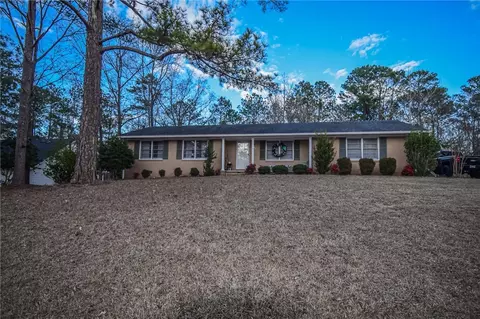 208 Melody Ln, Valley, AL 36854