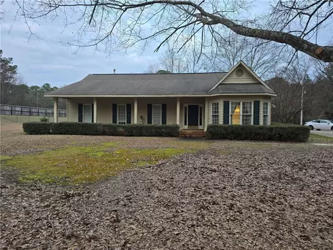 797 Blackjack Rd, Tallassee, AL 36078