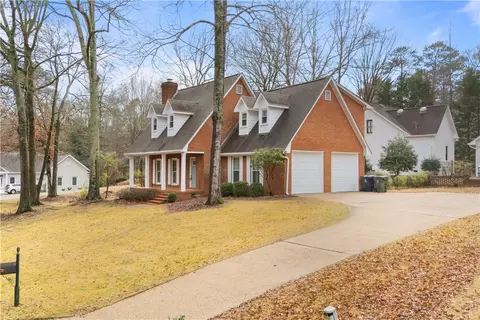 611 Burke Pl, Auburn, AL 36830