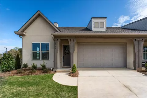 3130 Crestmont Ct, Opelika, AL 36801