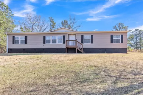 173 Collis Dr, Tuskegee, AL 36083