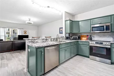 402 W Glenn Ave #105B, Auburn, AL 36830