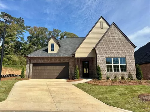 584 Glenview Ct, Auburn, AL 36830
