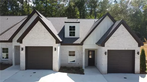 1100 Arcadia Ave #301, Auburn, AL 36830