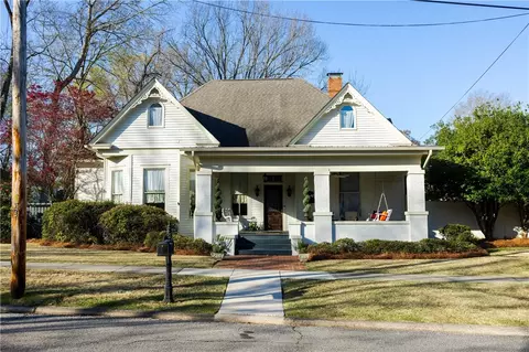 414 N 8th St, Opelika, AL 36801