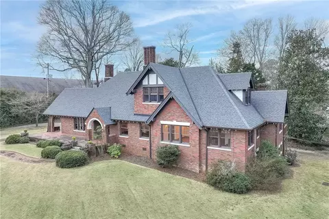 504 N 10th St, Opelika, AL 36801