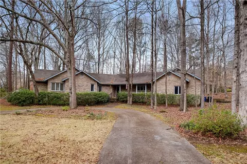 541 Summertrees Dr, Auburn, AL 36832