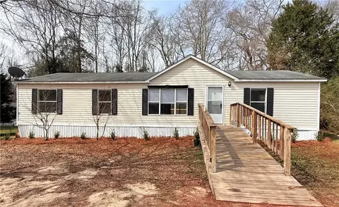 121 Lee Road 2104, Opelika, AL 36804