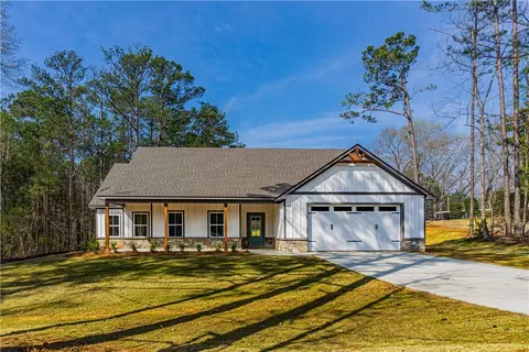 1781 Lee Road 288, Smiths Station, AL 36877