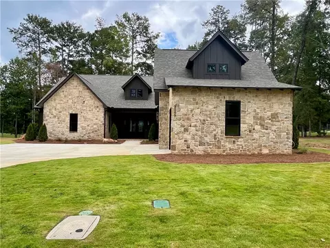 3059 Links Way, Opelika, AL 36801
