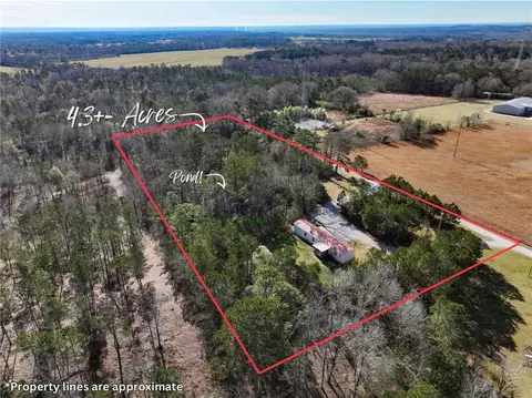 7 Adams Ln, Fort Mitchell, AL 36856