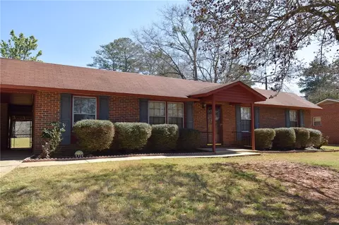 3311 Oakdale Dr, Opelika, AL 36801