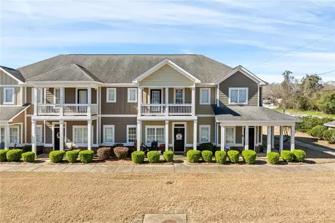 1957 Wire Rd #24, Auburn, AL 36832