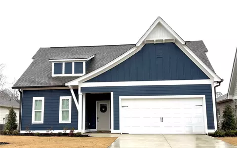 2008 Burts Gap Loop, Auburn, AL 36830