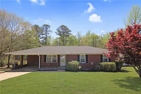 583 Crestview Dr, La Fayette, AL 36862