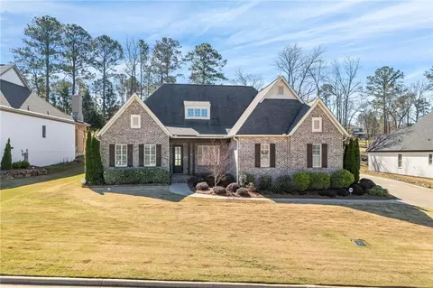 1643 Club Creek Dr, Auburn, AL 36830