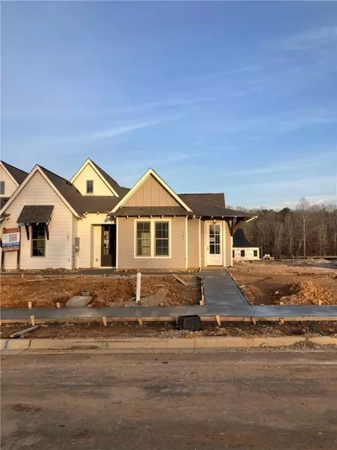 151 Summer St, Opelika, AL 36804