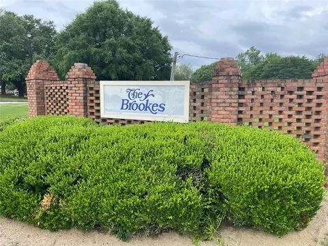 1761 Wire Rd #111, Auburn, AL 36832