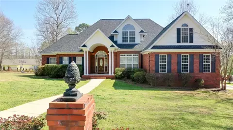 1912 Berry Hill Dr, Opelika, AL 36801