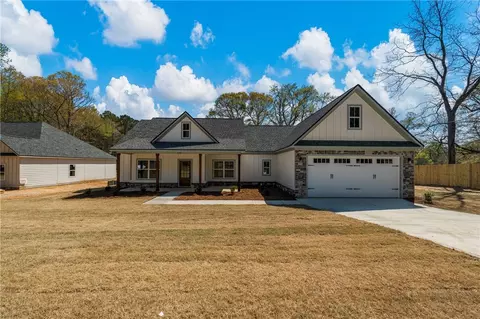 204 Lee Road 334, Salem, AL 36874