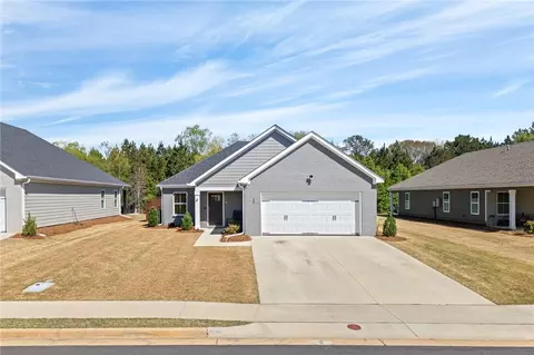 609 Bush Creek Rd, Opelika, AL 36804