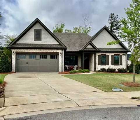 1108 Willow View Dr, Opelika, AL 36801