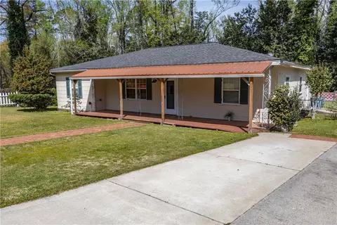 104 Bullock Cir, Eufaula, AL 36027