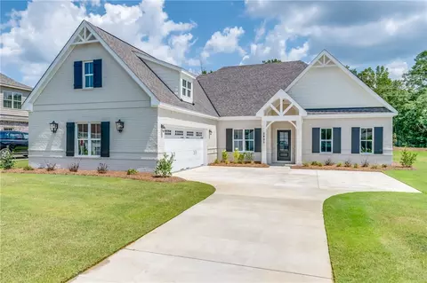 2805 Rainmaker Run Dr, Auburn, AL 36832