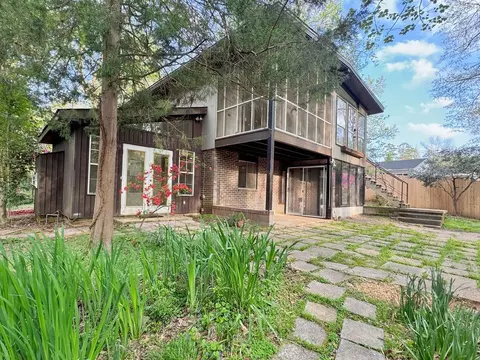 617 Cary Dr, Auburn, AL 36830