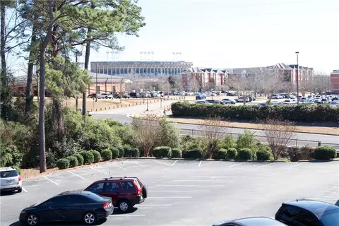 634 W Magnolia Ave #211, Auburn, AL 36830