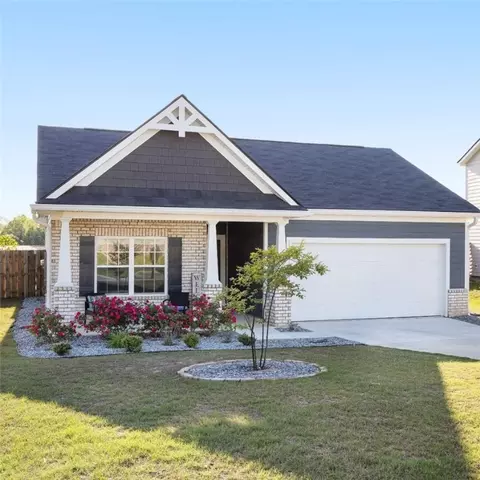102 Gregory Pl, Smiths Station, AL 36877