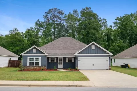 1431 Lowndes St, Opelika, AL 36801