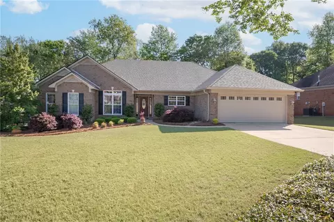 2401 Canter Dr, Phenix City, AL 36867