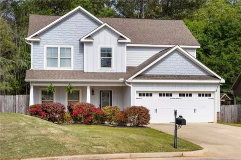 2717 Carriage House Ln, Opelika, AL 36801
