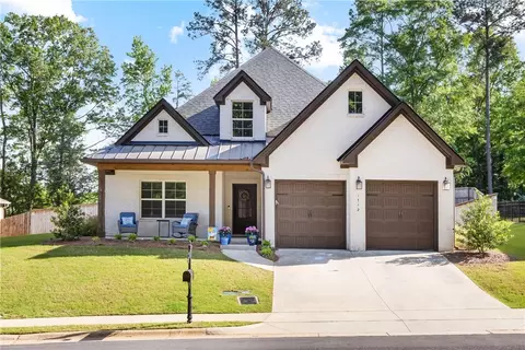 1712 Lois Ln, Auburn, AL 36832