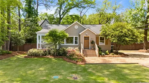 215 W Drake Ave, Auburn, AL 36830