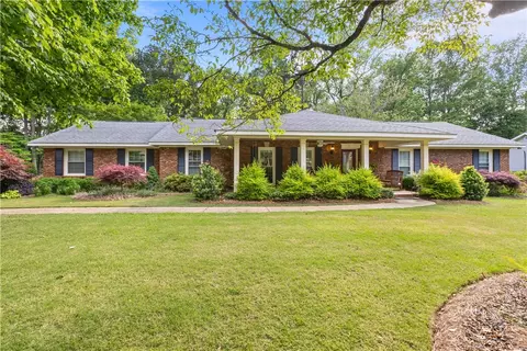 1700 India Rd, Opelika, AL 36801